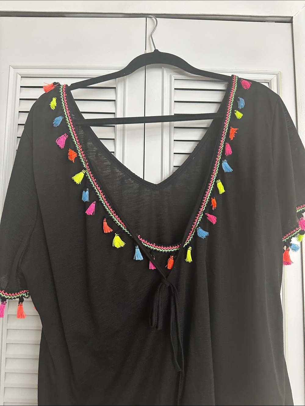 Shein Black Multicolor Tassel-Trim V-Neck Top Size 3XL - Picture 4 of 5